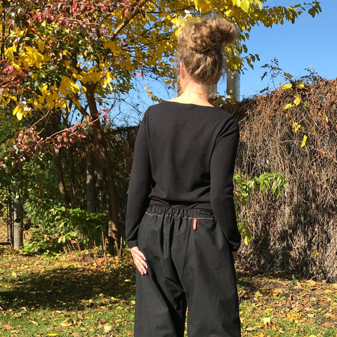 Black with usual Dark Brown Stitching, Hemp Label stitched in (optional) Black with usual Dark Brown Stitching, Hemp Label stitched in (optional)