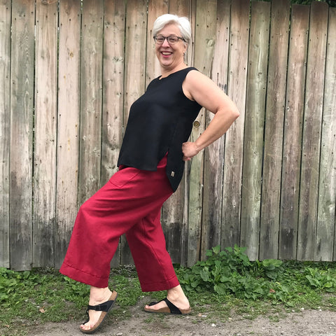 Model is 5'6.5" or 169cm | TOWN PANT Colour/Cut/Length: Dark Cranberry/Extra Roomy Cut/Length 1 | SLEEVELESS TUNIC Colour/Size/Length: Black/Large/Shorter Model is 5'6.5" or 169cm | TOWN PANT Colour/Cut/Length: Dark Cranberry/Extra Roomy Cut/Length 1 | SLEEVELESS TUNIC Colour/Size/Length: Black/Large/Shorter