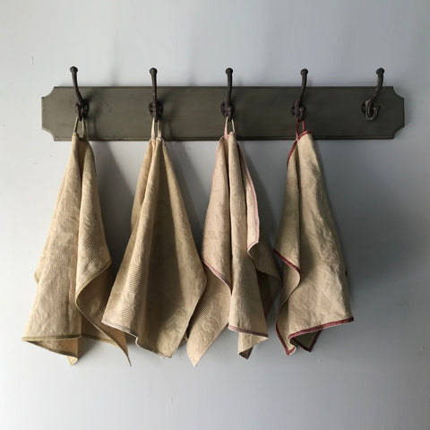 Light Weight Cotton Linen Antique Damask Tea Towels (Set of 4) Light Weight Cotton Linen Antique Damask Tea Towels (Set of 4)
