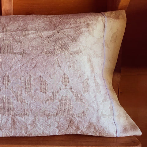 Absorbent Cotton Linen Antique Damask Pillowcase (Regular Sized) Absorbent Cotton Linen Antique Damask Pillowcase (Regular Sized)