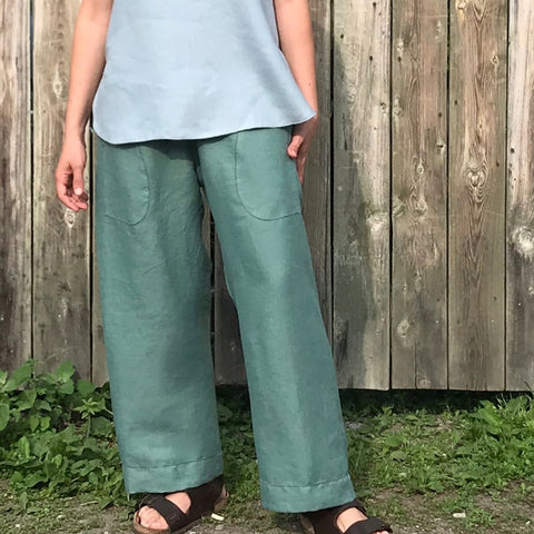 Model is 5'5.5" or 166cm | TOWN PANT Colour/Cut/Length: Tarnished Copper/Slim-mer Cut/Length 1 | SLEEVELESS TUNIC Colour/Size/Length: Antique Blue/Small/Shorter