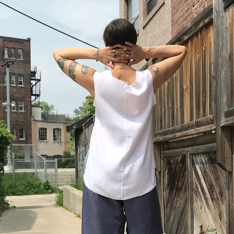 SLEEVELESS TUNIC Colour/Size/Length: Pure White/Medium/Shorter | Linen TOWN Pants in Steel Blue | Model is 5'5.5" or 166cm